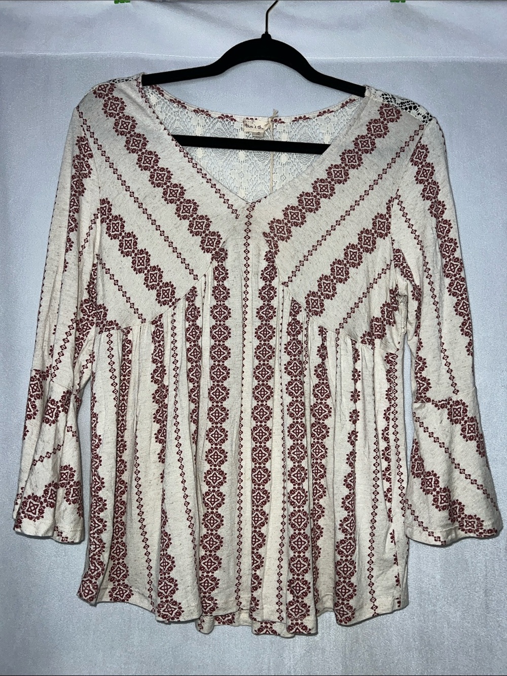 NWT Hem & Thread Medium Boho V-Neck Cream and Maroon Printed Peasant Top PTP 21”